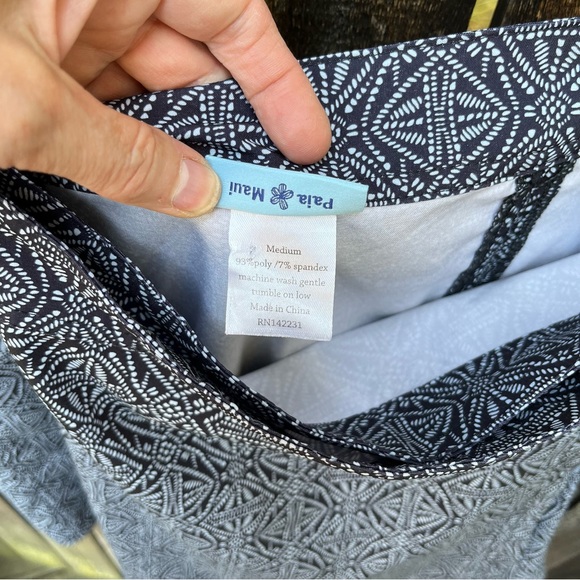 Rip Skirt Hawaii Cover Up Activewear Wrap Skirt In Black Pearl Batik Sz Medium - Picture 4 of 11